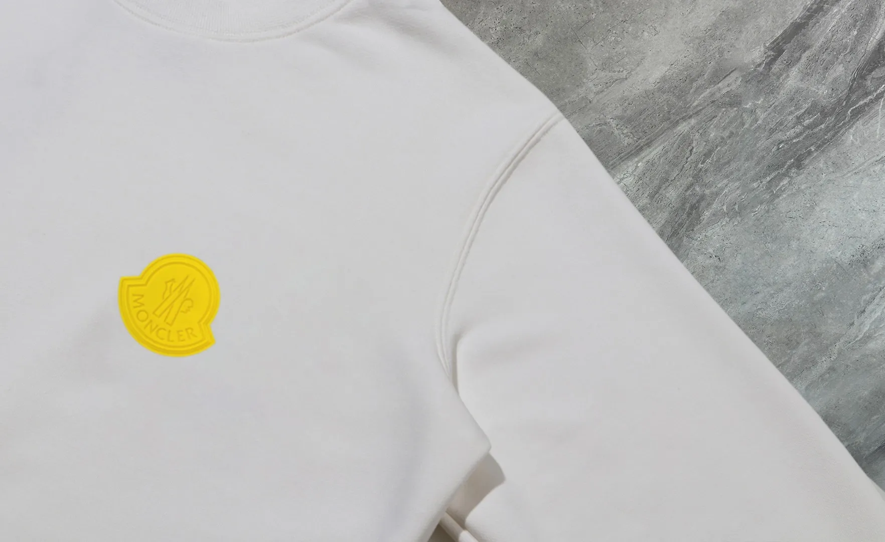 〖 𝐌𝐎𝐍𝐂𝐋𝐄𝐑~ 〗 440g ， 😎 ， ， Factory 2025 T ， ， Premium LOGO， Same Style ：Black White Size：S M L XL 2XL